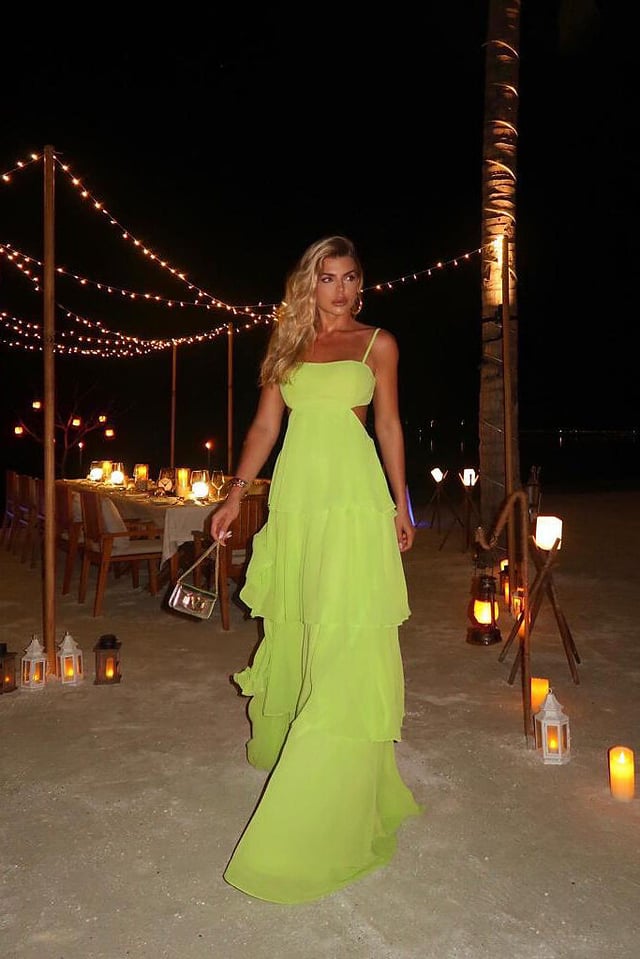 Vestido Babados